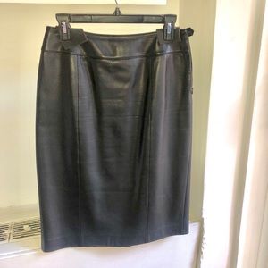 Lafayette 148 black leather knee-length skirt